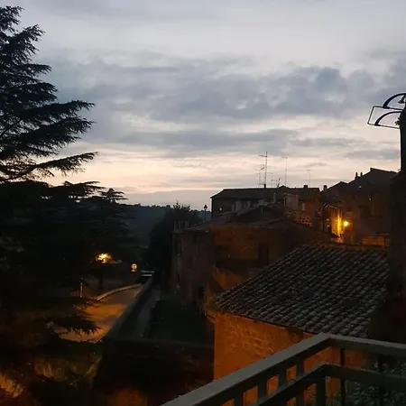 La Casa Dei Libri * Sutri